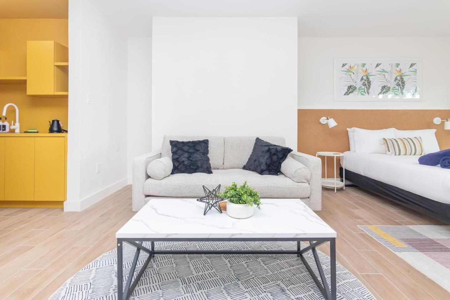 Large Stylish Studio Apartment In El Portal #3 Маямі Екстер'єр фото