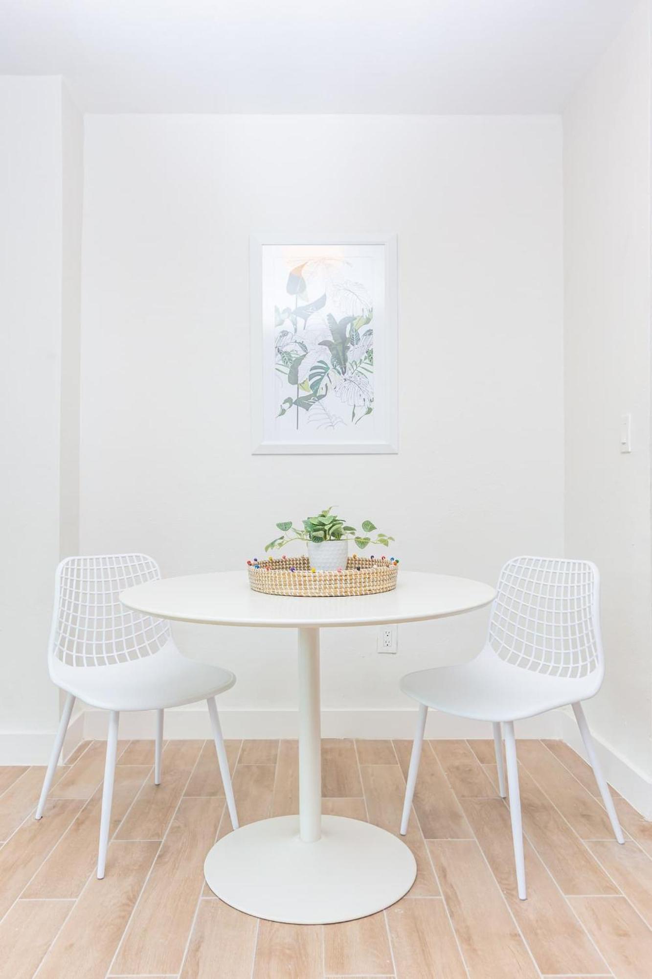Large Stylish Studio Apartment In El Portal #3 Маямі Екстер'єр фото