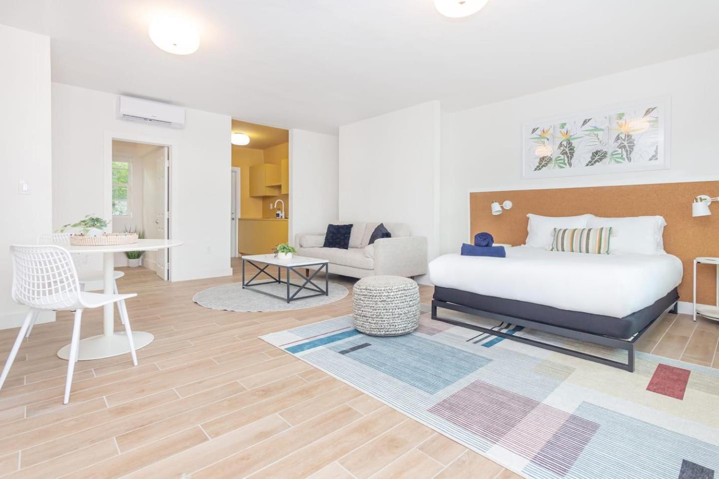 Large Stylish Studio Apartment In El Portal #3 Маямі Екстер'єр фото