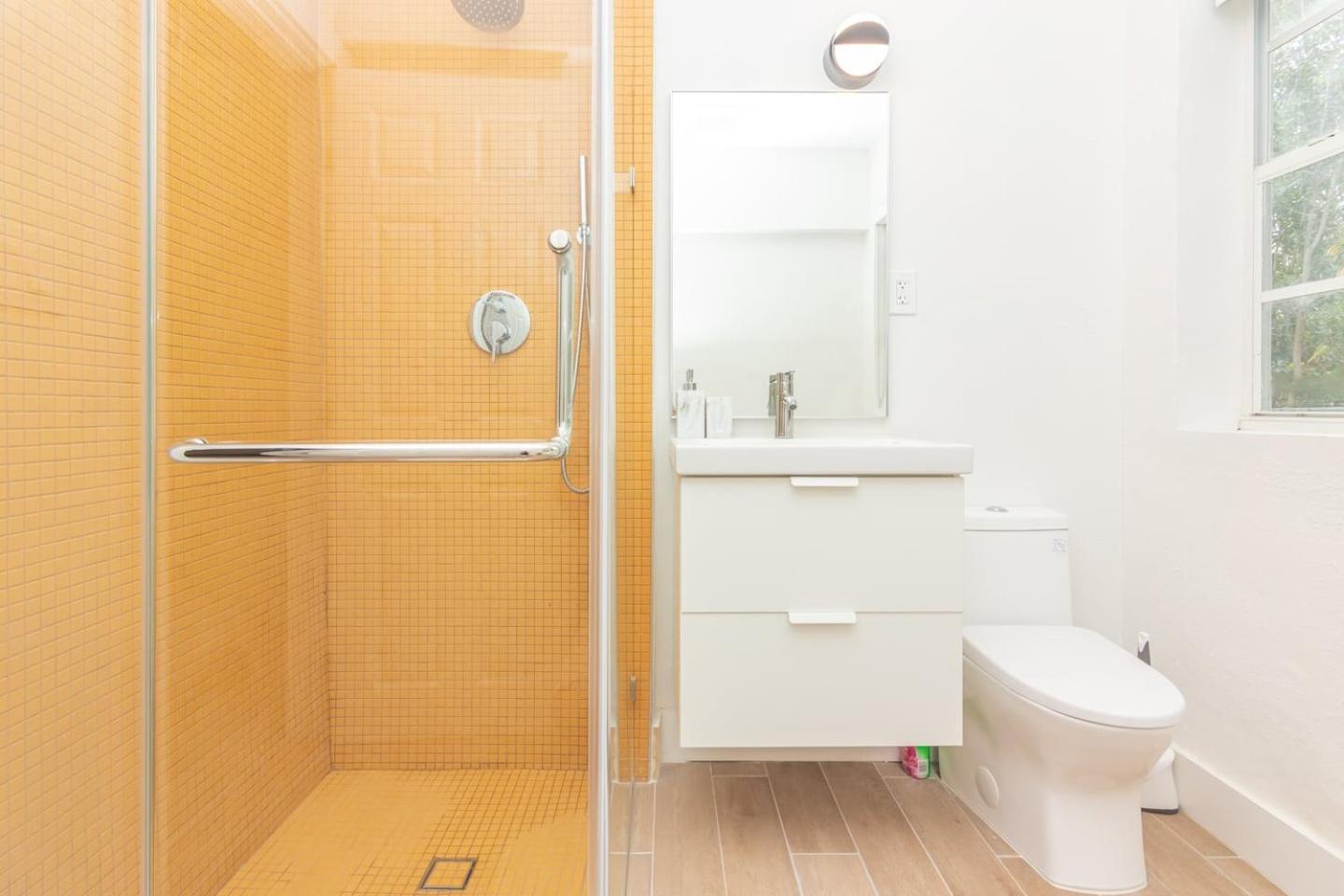 Large Stylish Studio Apartment In El Portal #3 Маямі Екстер'єр фото